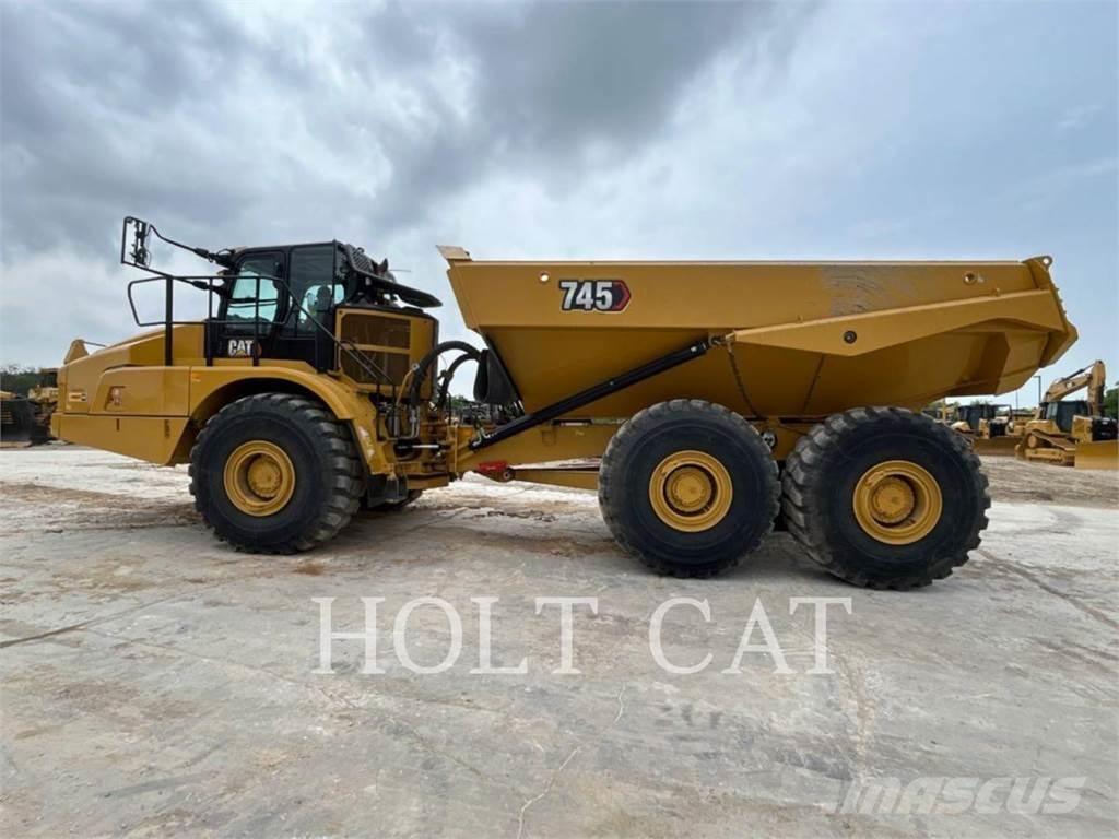 CAT 745 ساحبات مفصلية