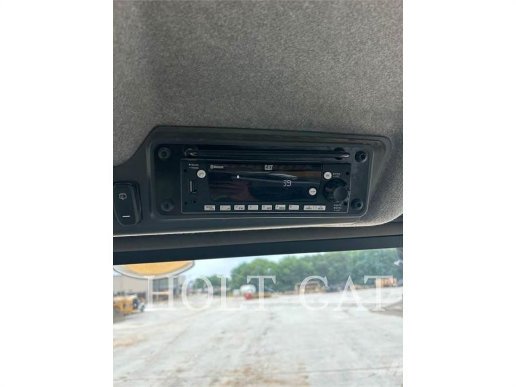 CAT 745 ساحبات مفصلية