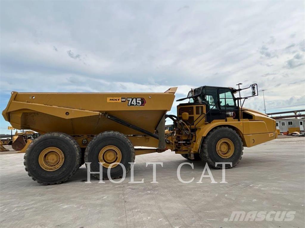CAT 745 ساحبات مفصلية