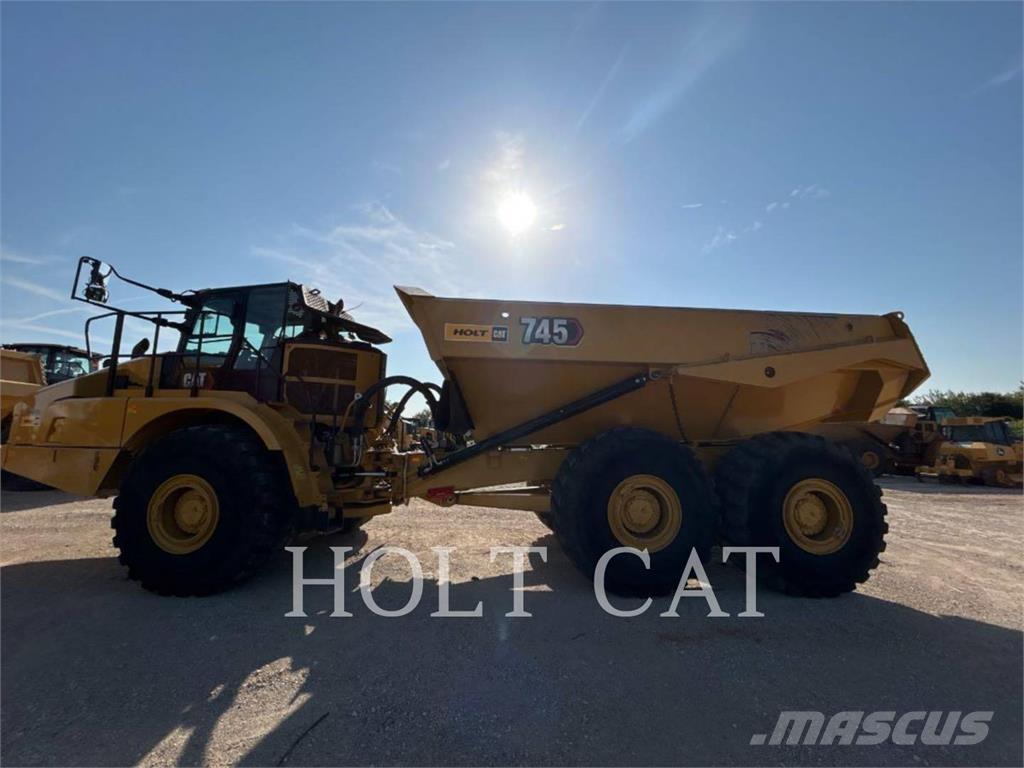 CAT 745 ساحبات مفصلية