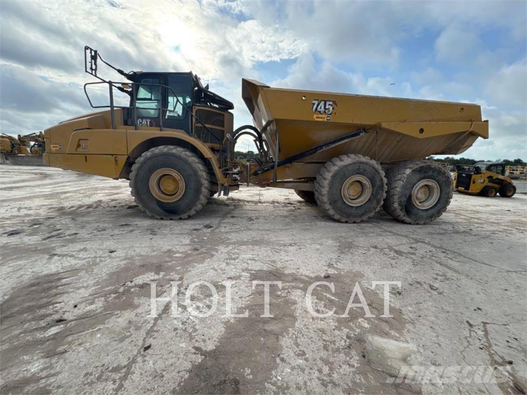CAT 745 ساحبات مفصلية