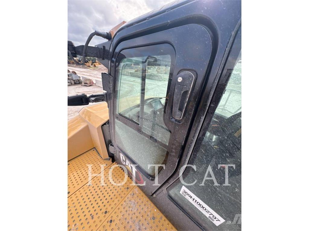 CAT 745 ساحبات مفصلية