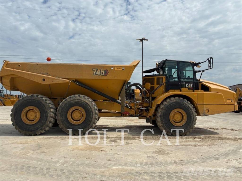 CAT 745 ساحبات مفصلية