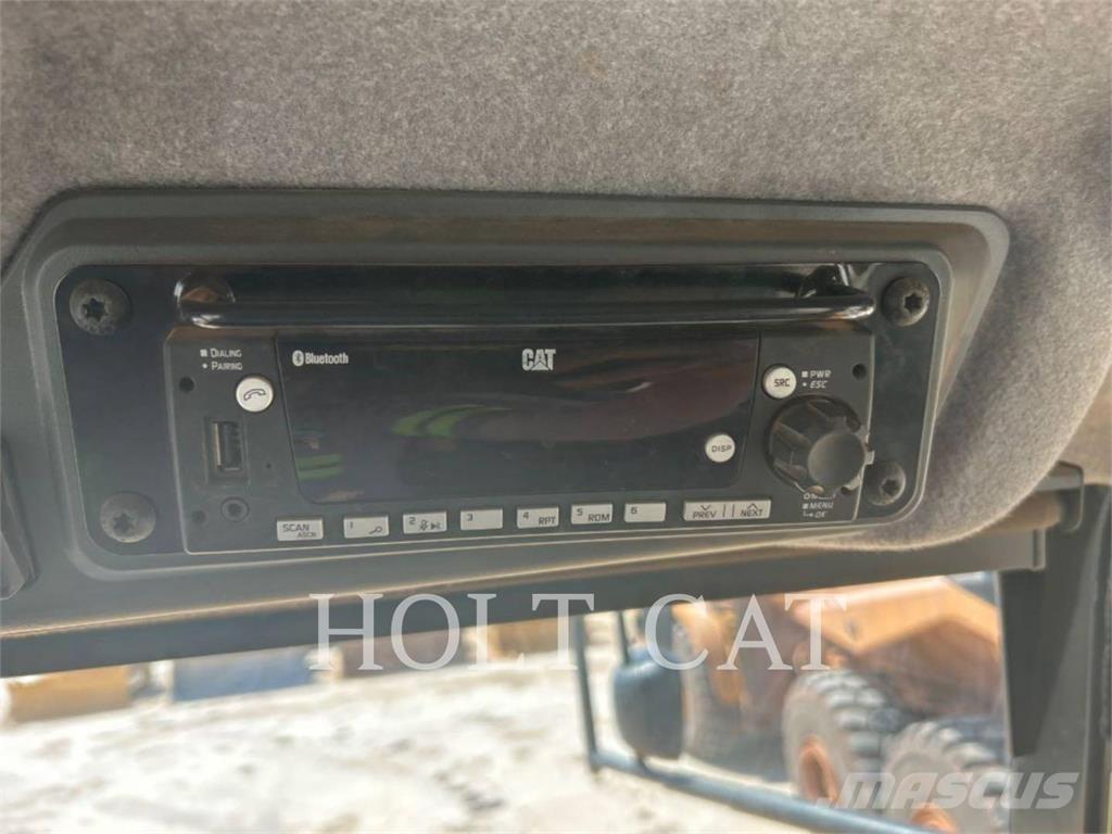 CAT 745 ساحبات مفصلية