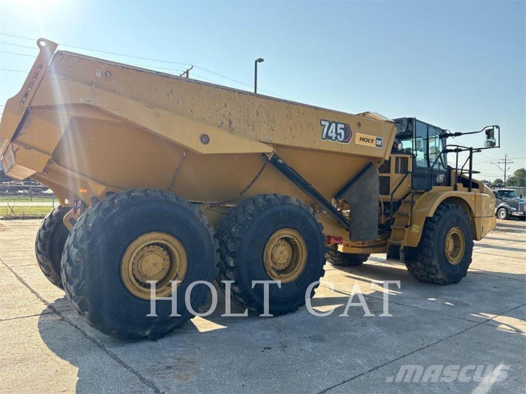CAT 745 ساحبات مفصلية