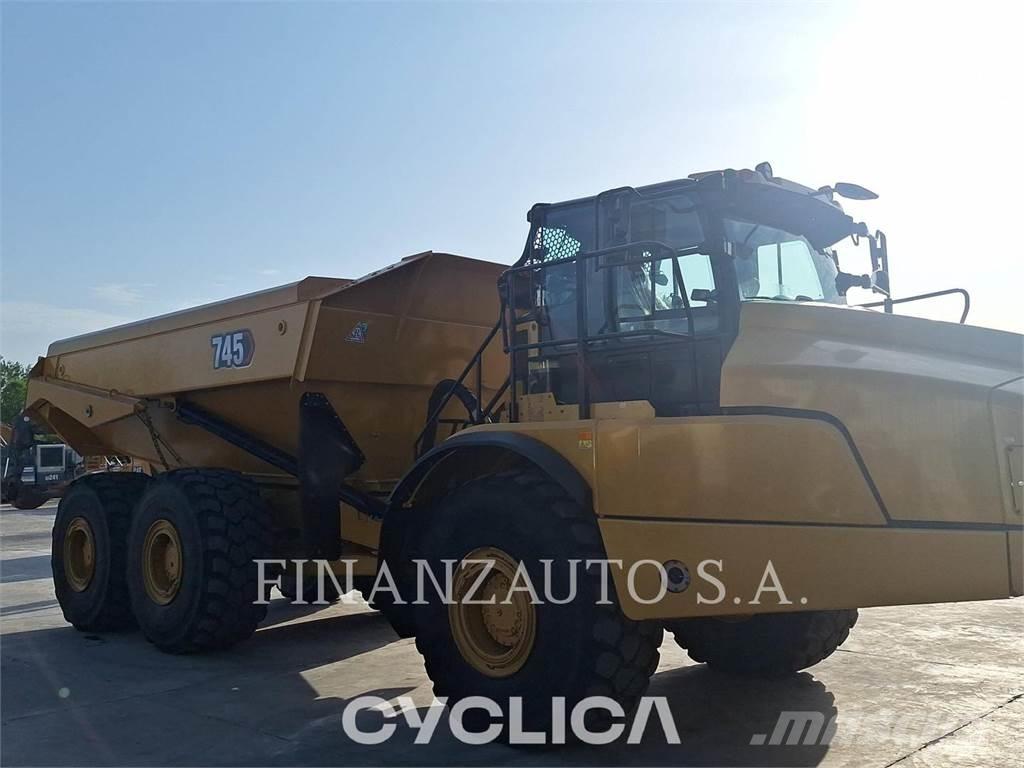 CAT 745 ساحبات مفصلية