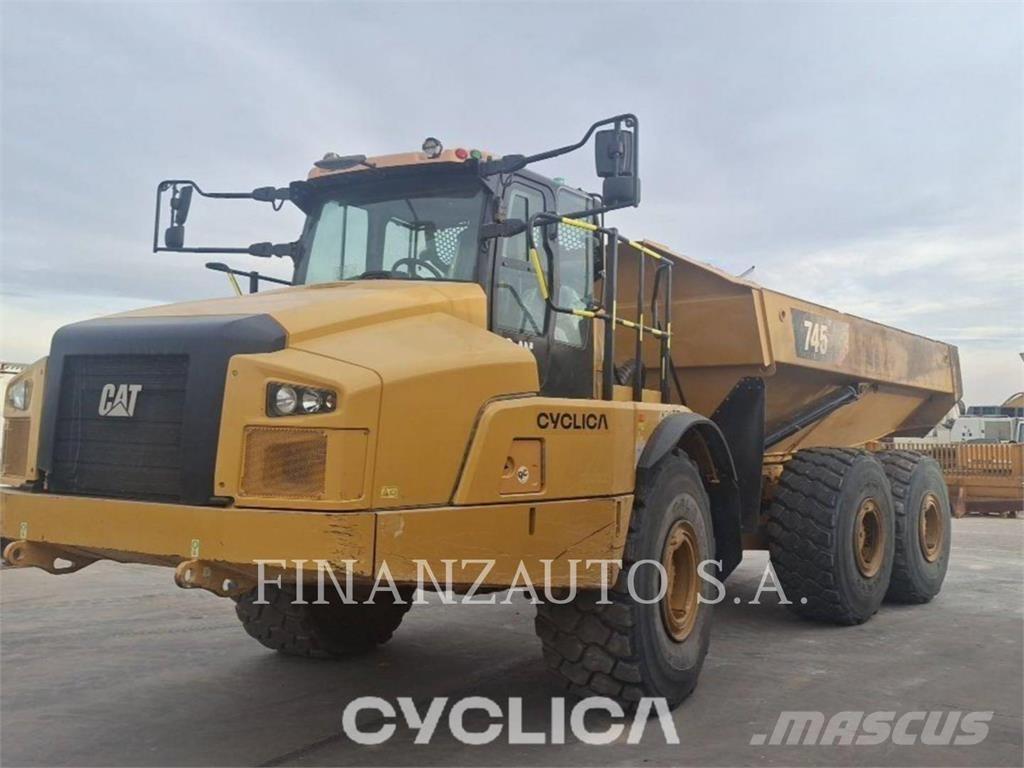 CAT 745 ساحبات مفصلية