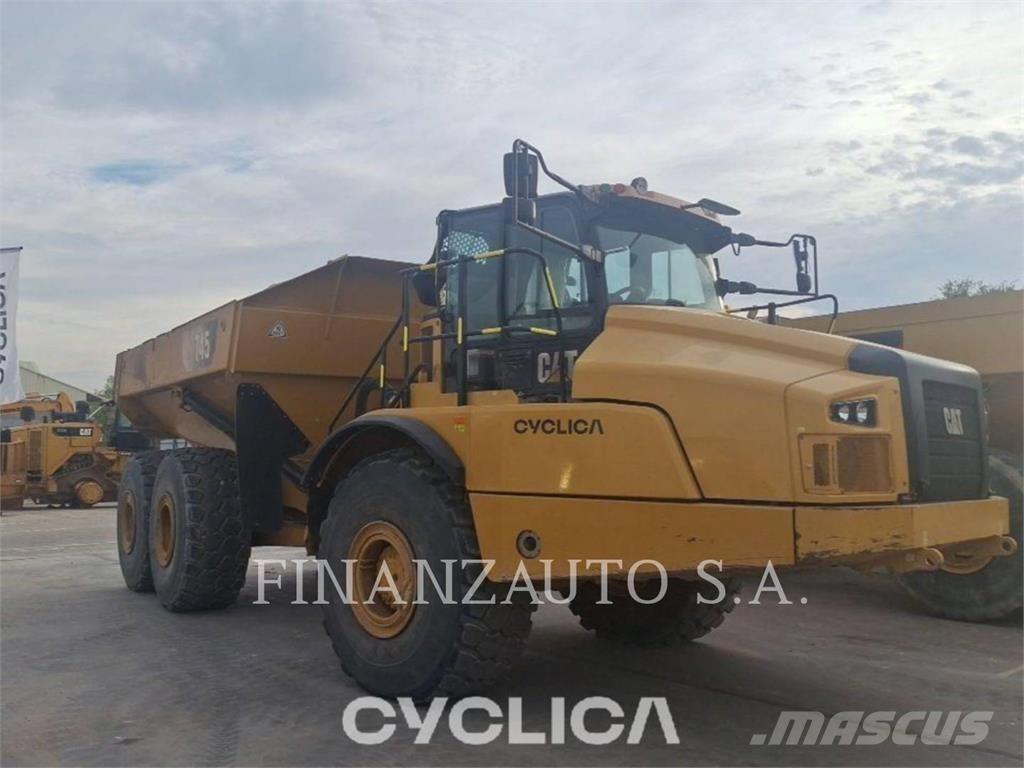 CAT 745 ساحبات مفصلية