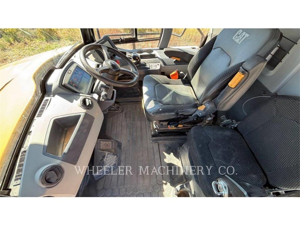 CAT 745 ساحبات مفصلية