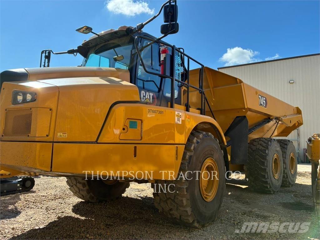 CAT 745 ساحبات مفصلية