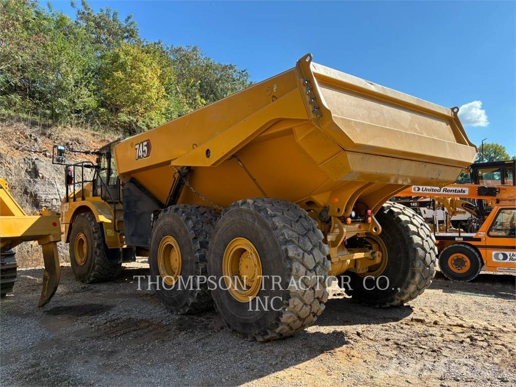 CAT 745 ساحبات مفصلية