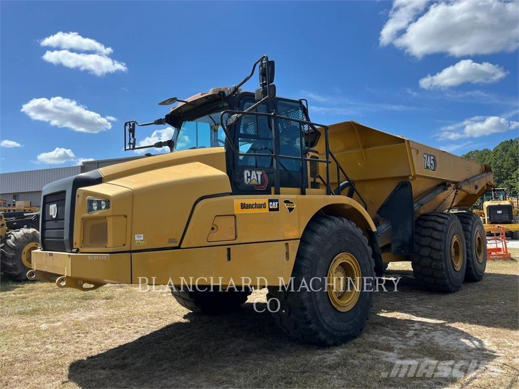 CAT 745 ساحبات مفصلية
