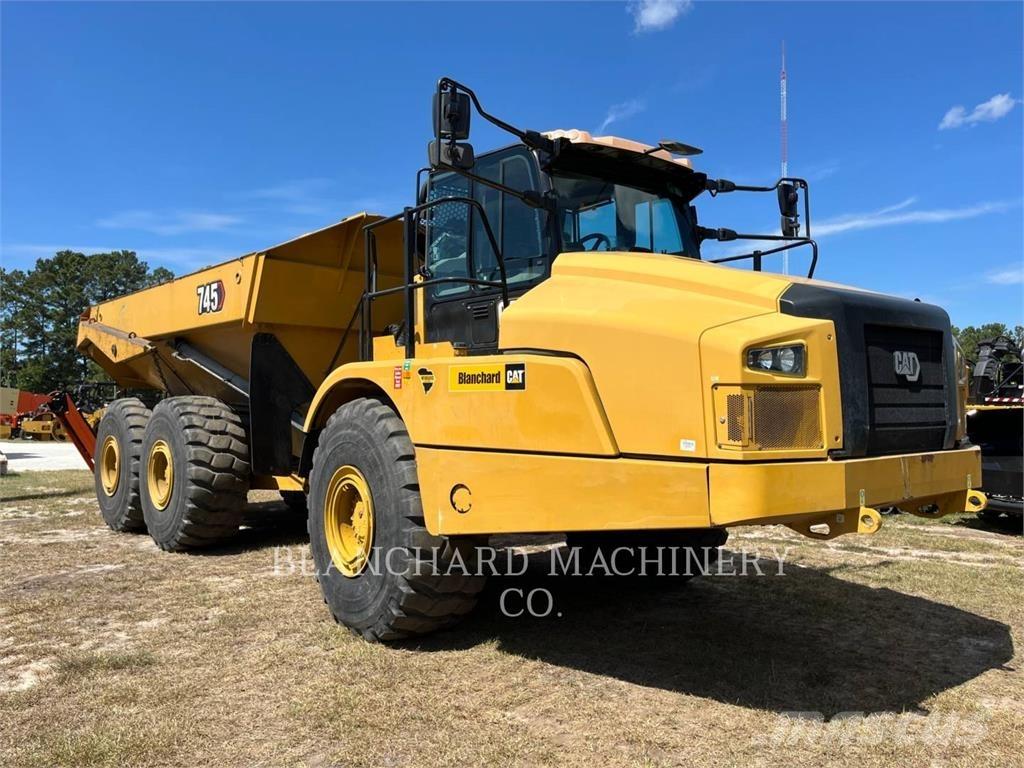 CAT 745 ساحبات مفصلية