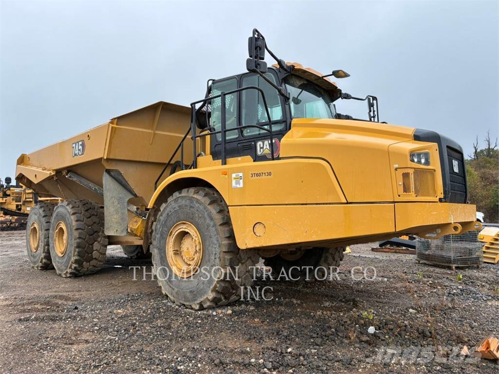 CAT 745 ساحبات مفصلية