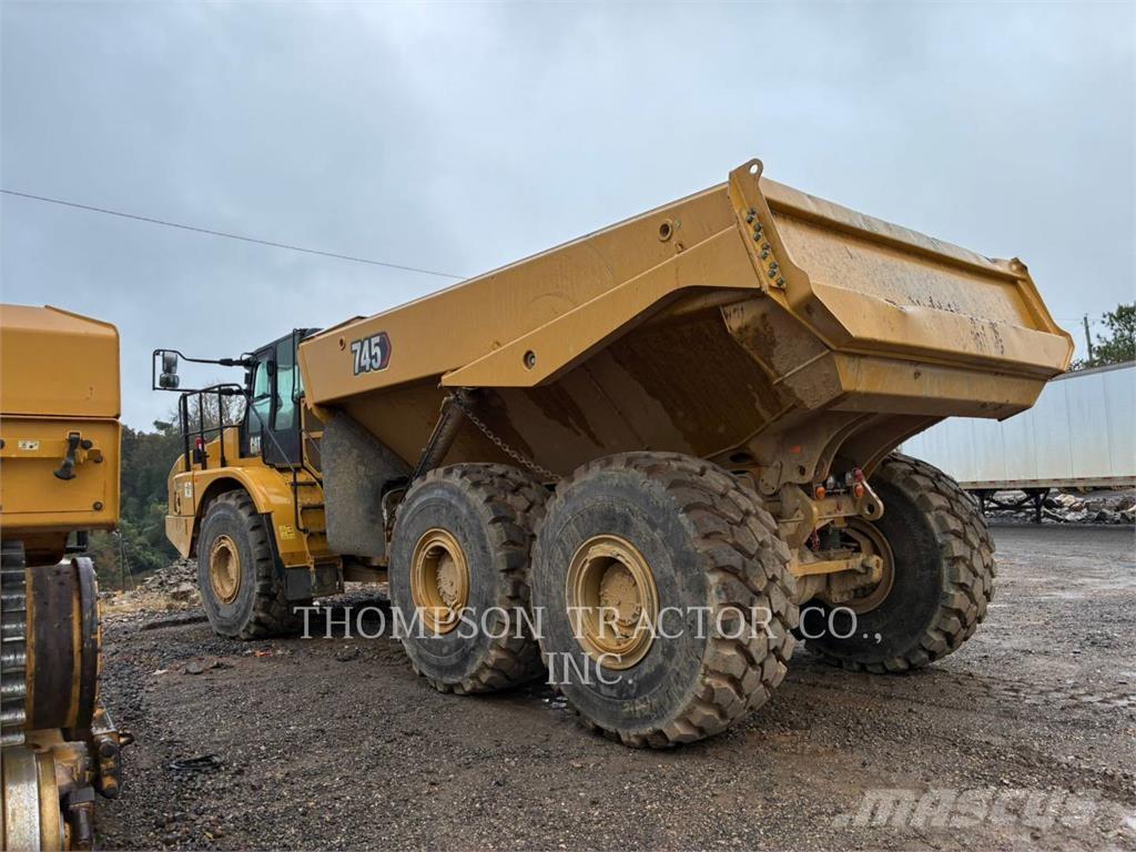 CAT 745 ساحبات مفصلية