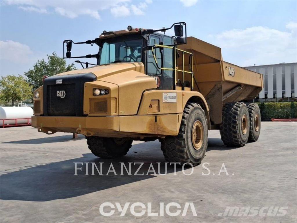 CAT 745 ساحبات مفصلية