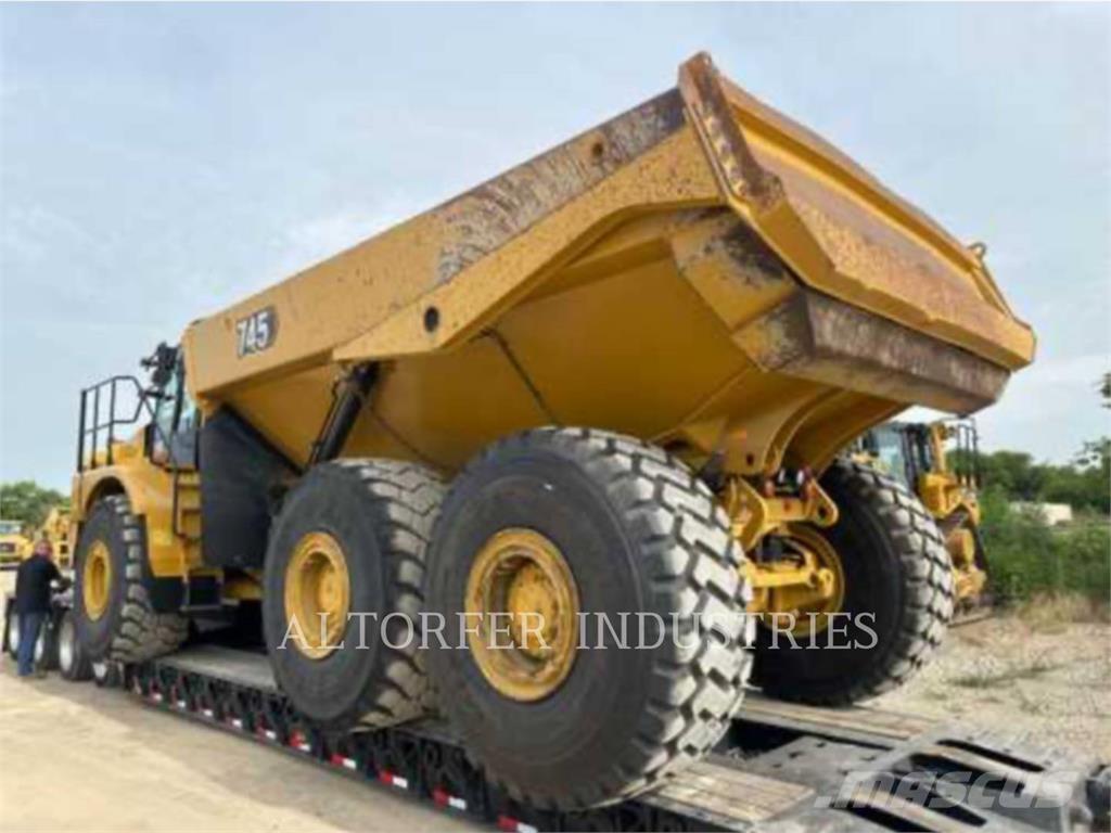 CAT 745 ساحبات مفصلية