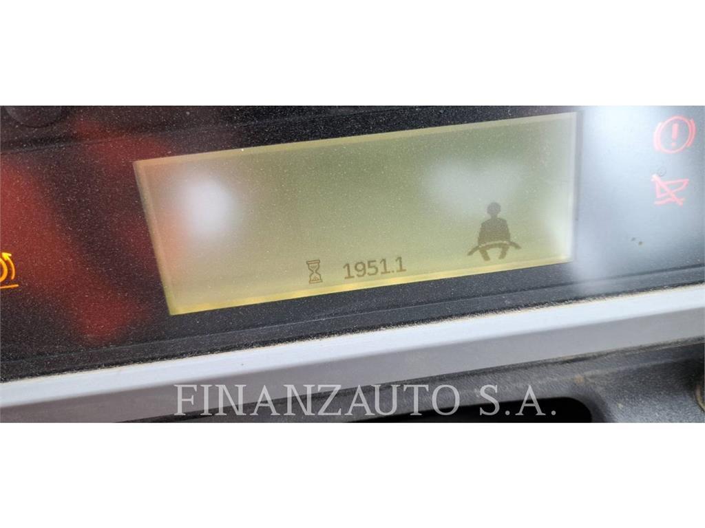 CAT 745 ساحبات مفصلية