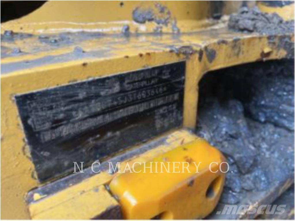 CAT 745 ساحبات مفصلية