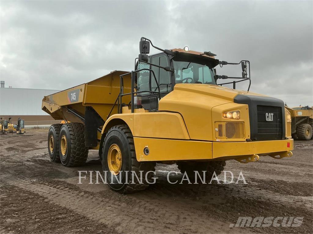 CAT 745 ساحبات مفصلية