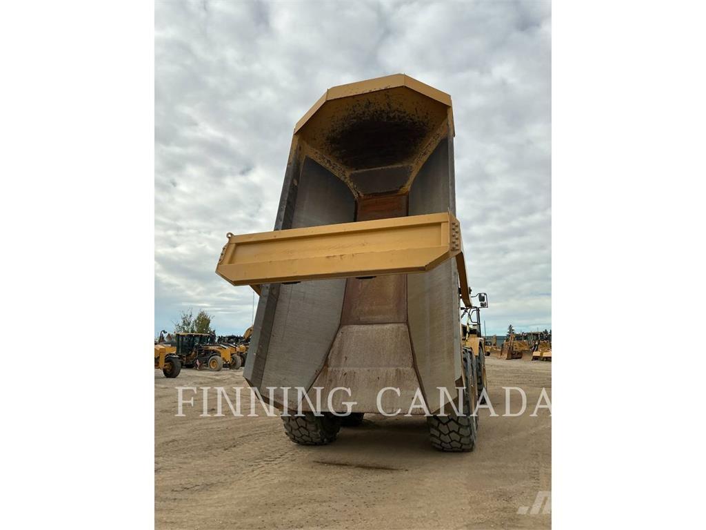 CAT 745 ساحبات مفصلية