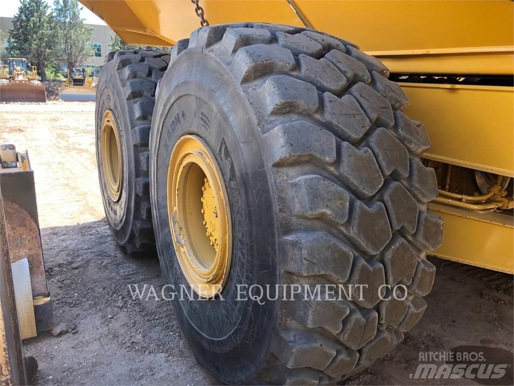 CAT 745 ساحبات مفصلية