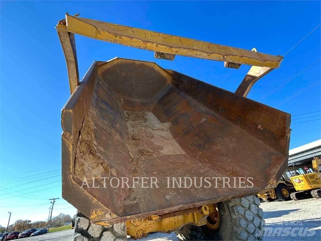 CAT 745 ساحبات مفصلية