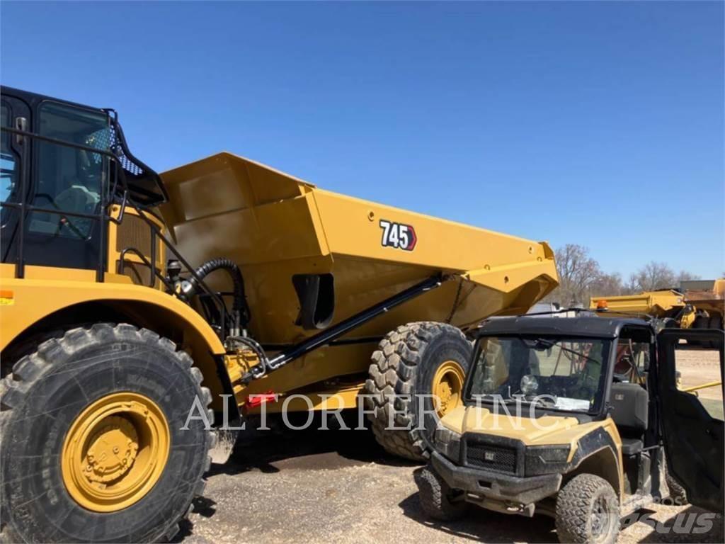 CAT 745-04 ساحبات مفصلية