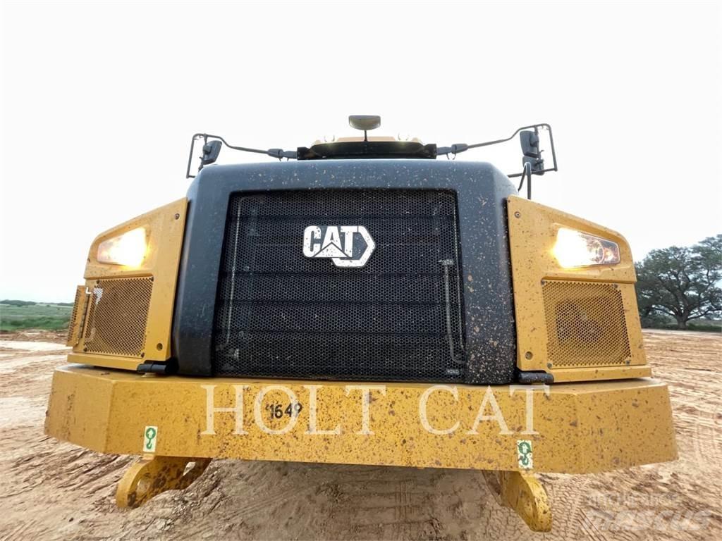 CAT 745-04 ساحبات مفصلية