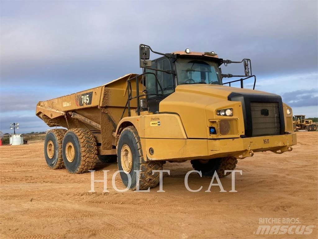 CAT 745-04 ساحبات مفصلية