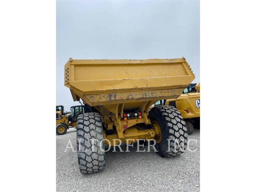 CAT 745-04 ساحبات مفصلية