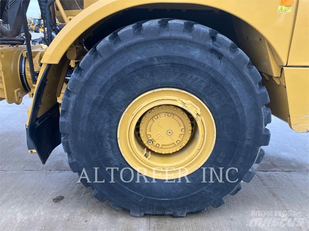 CAT 745-04 ساحبات مفصلية