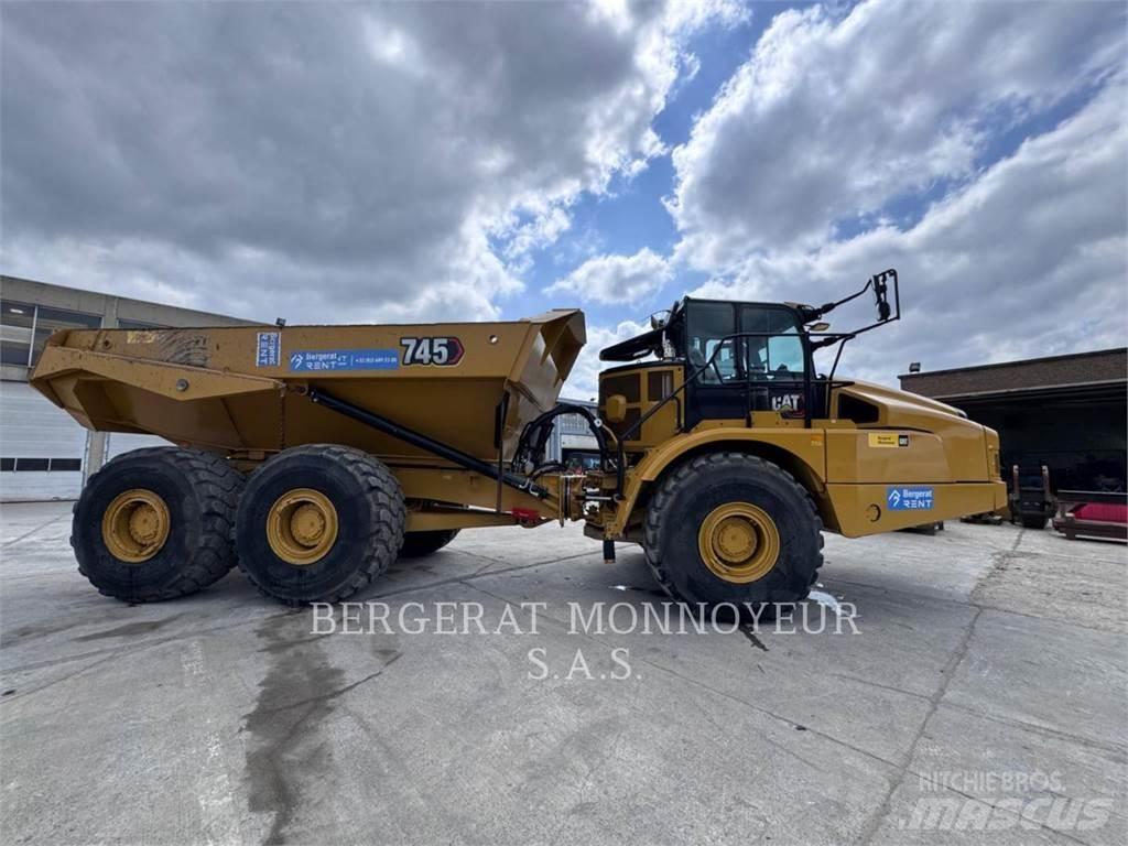 CAT 745-04 ساحبات مفصلية