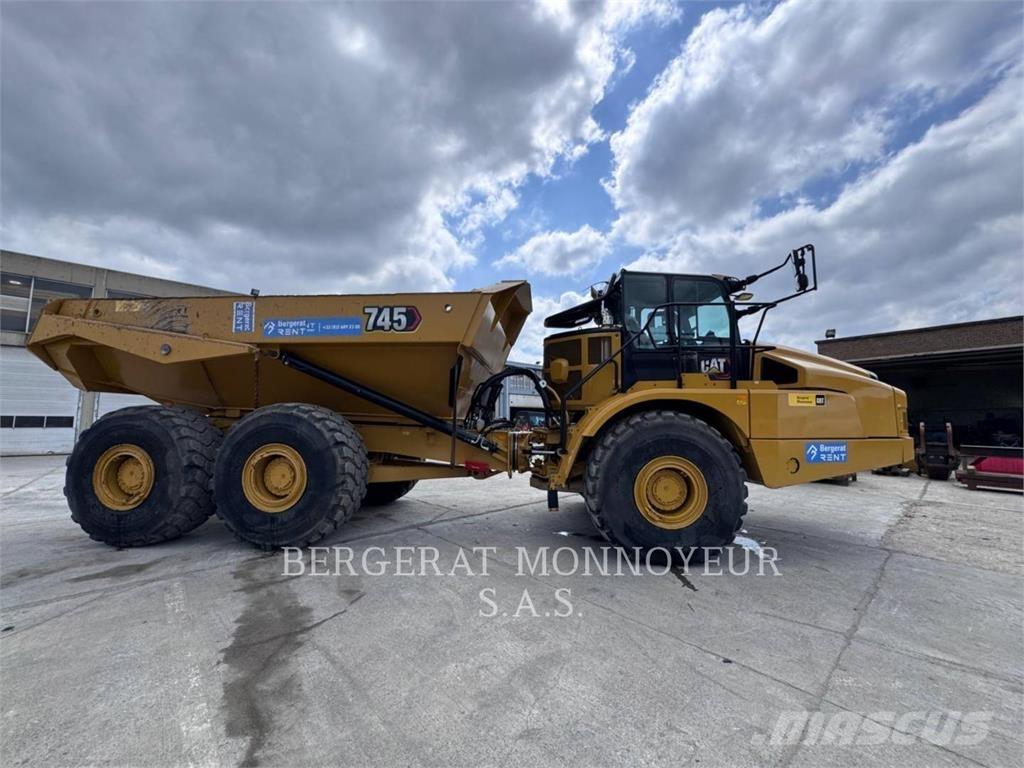 CAT 745-04 ساحبات مفصلية