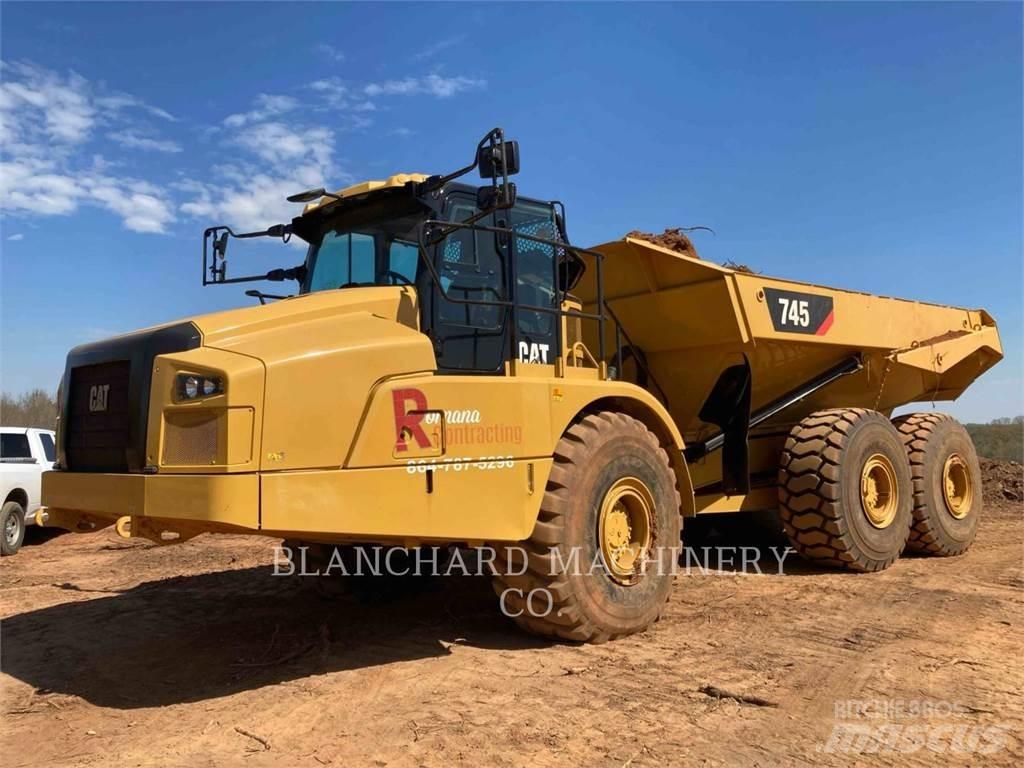 CAT 745-04 ساحبات مفصلية
