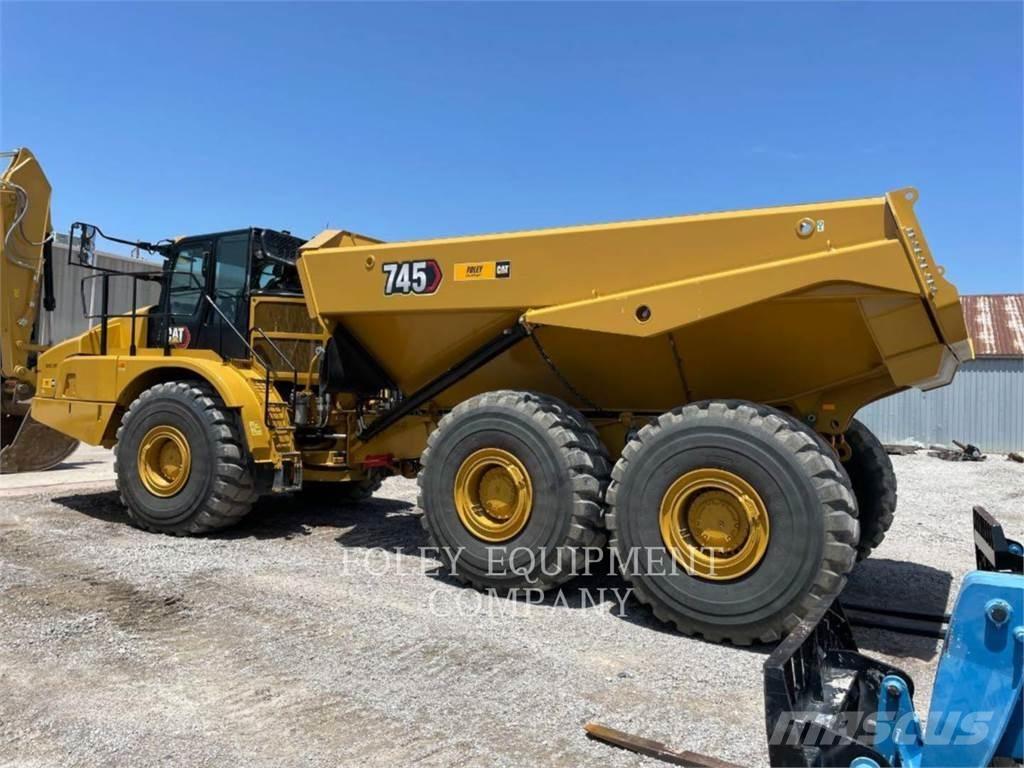 CAT 745-04 ساحبات مفصلية