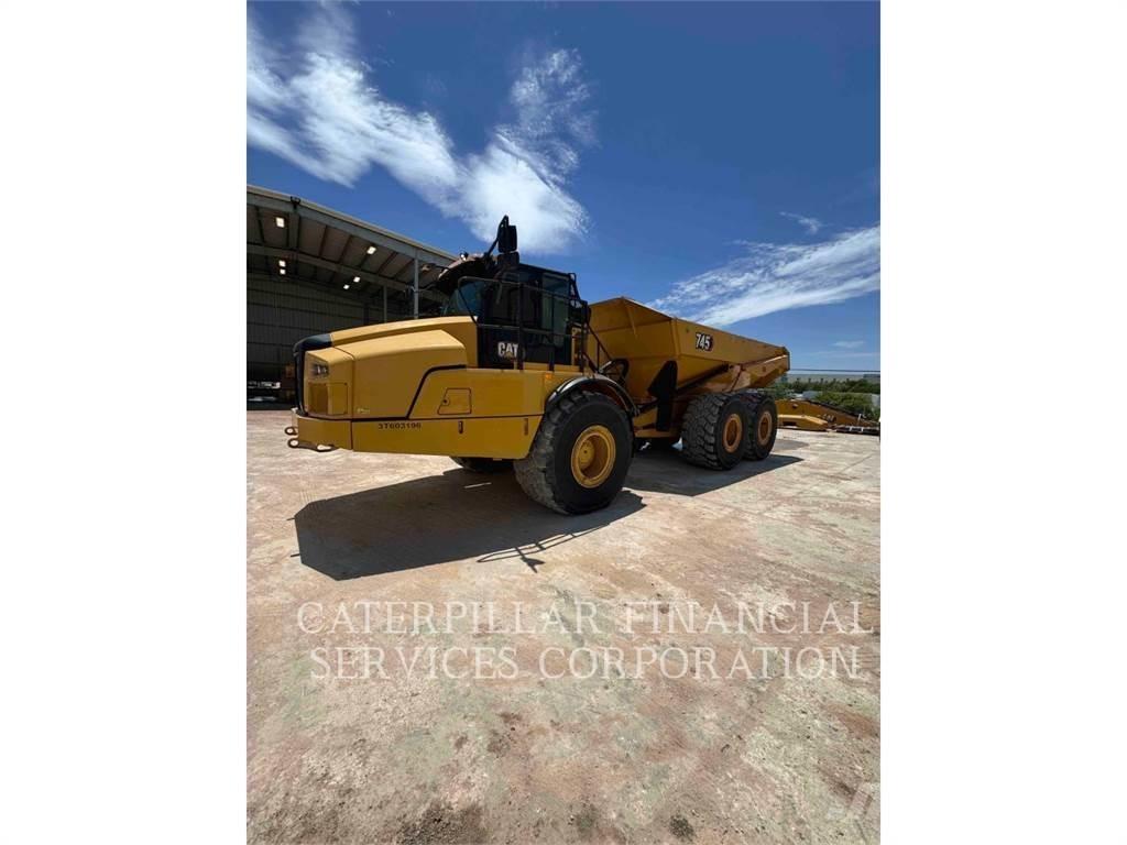 CAT 745-04 ساحبات مفصلية