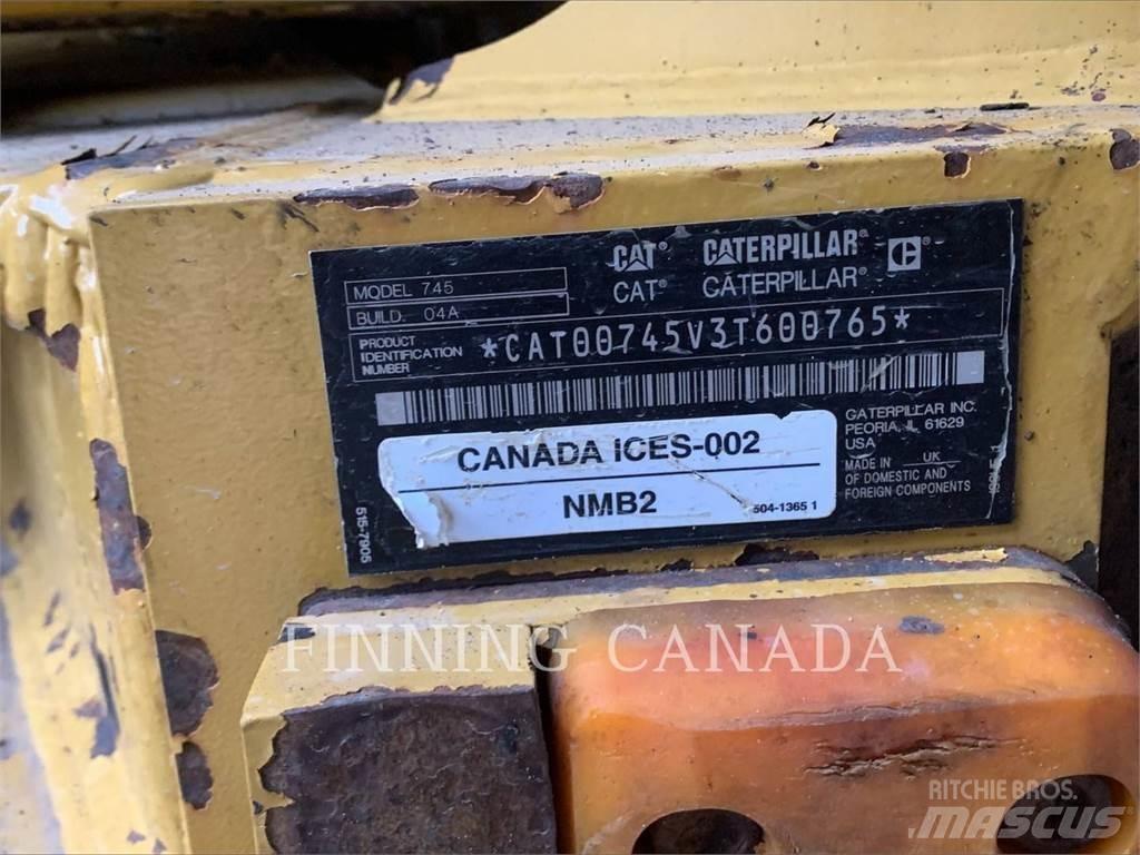 CAT 745-04 ساحبات مفصلية