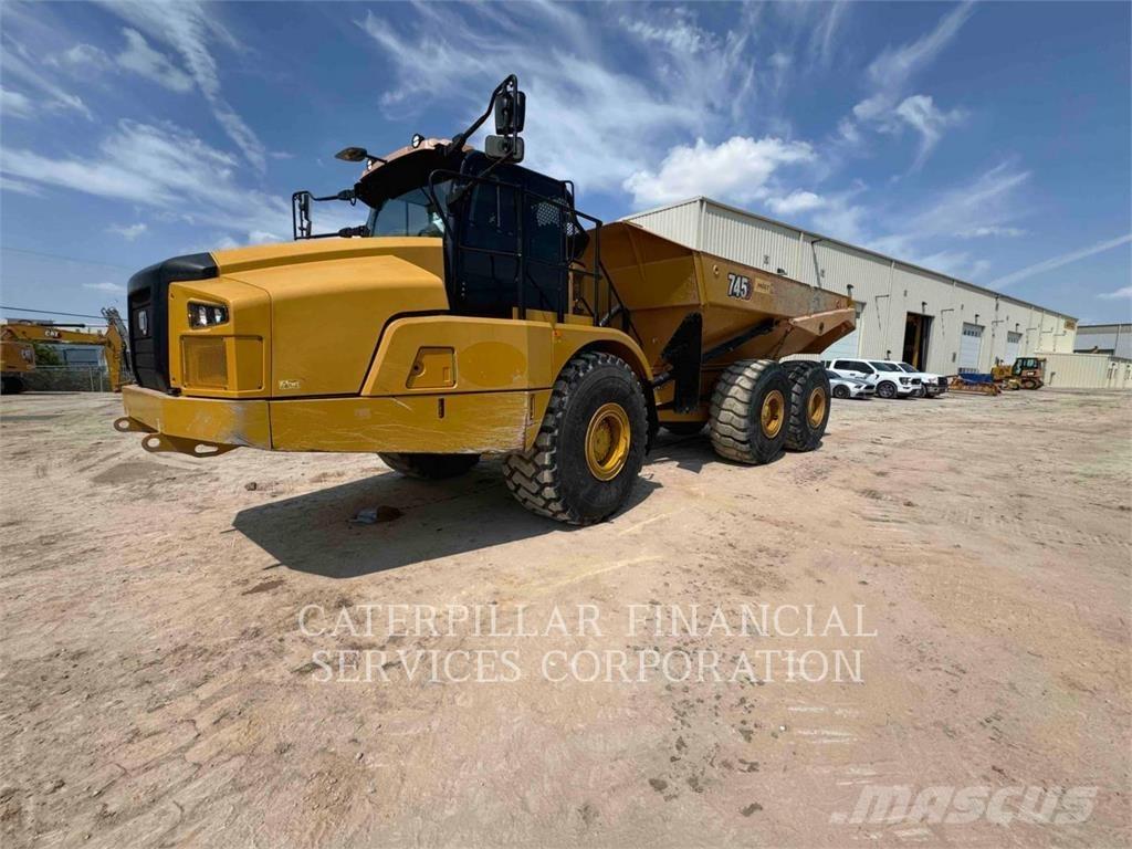CAT 745-04 ساحبات مفصلية