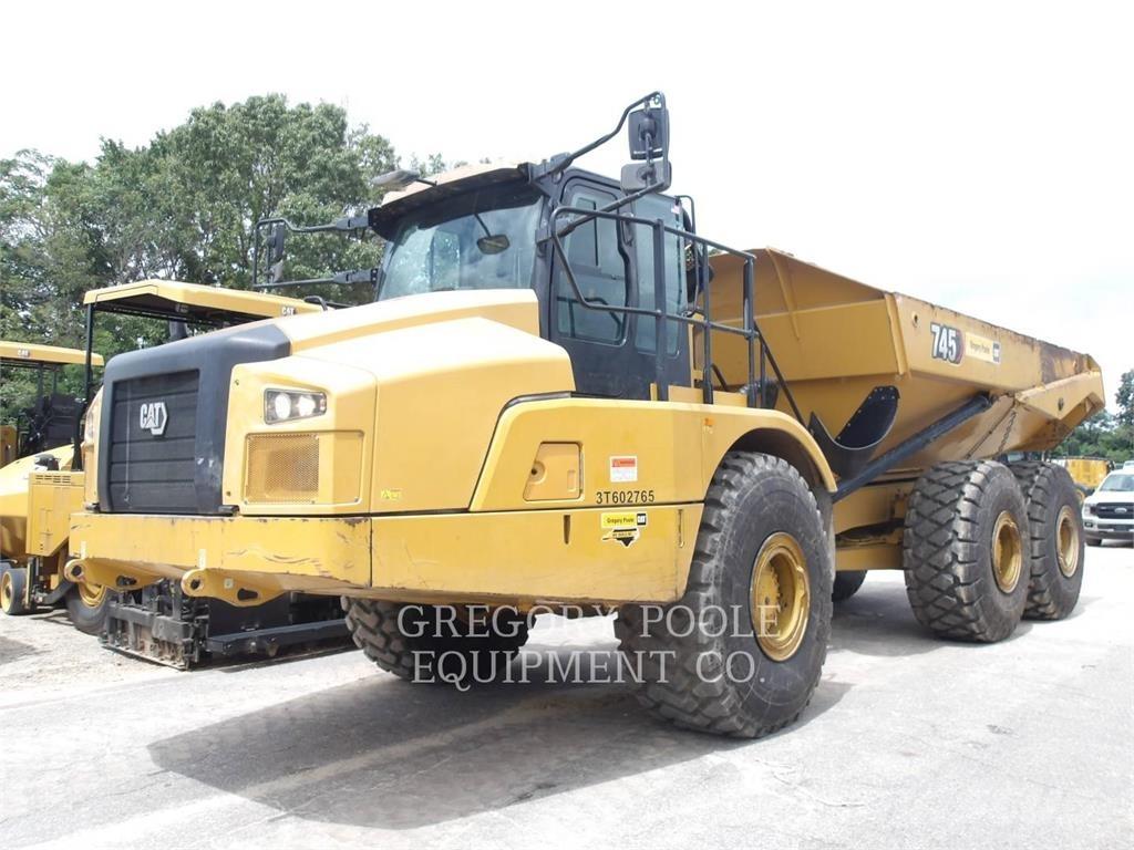 CAT 745-04 ساحبات مفصلية