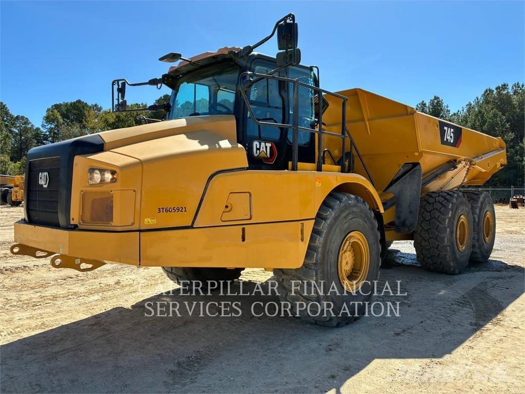 CAT 745-04 ساحبات مفصلية