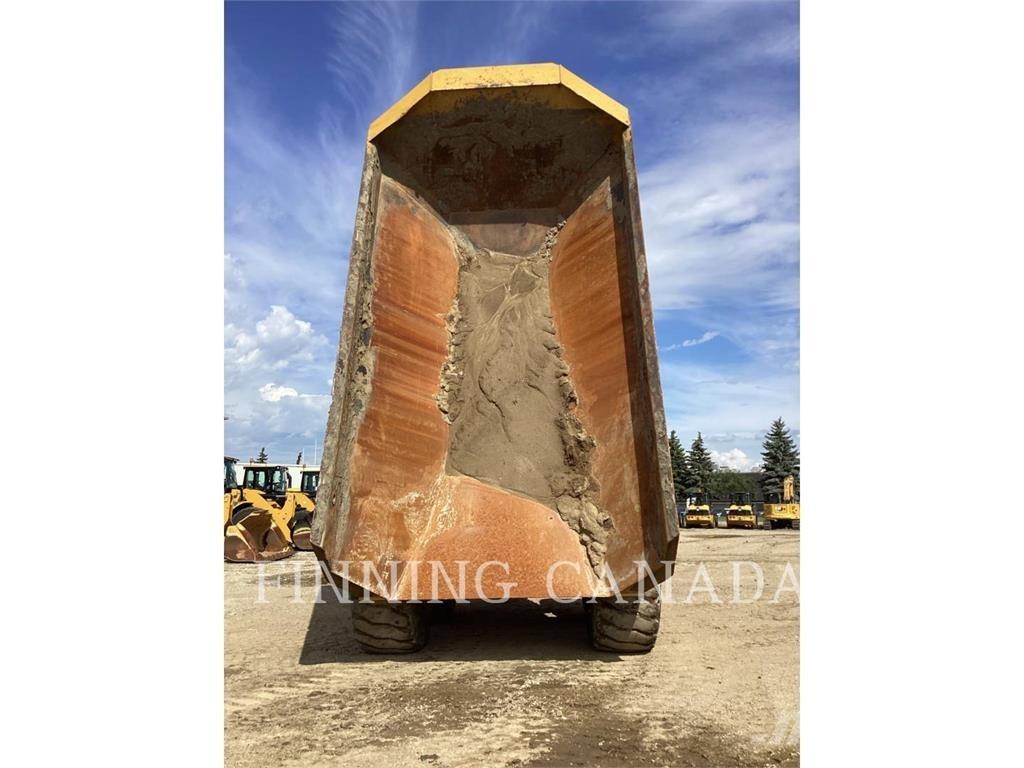 CAT 745-04 ساحبات مفصلية