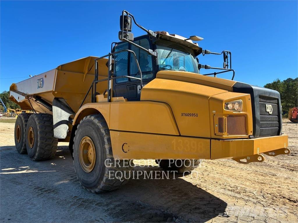 CAT 745-04 ساحبات مفصلية