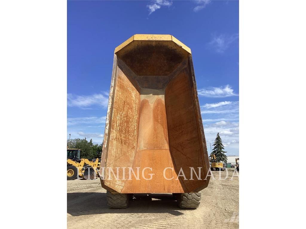 CAT 745-04 ساحبات مفصلية