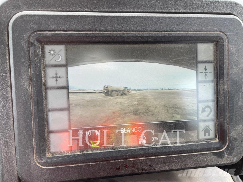 CAT 745-04 ساحبات مفصلية