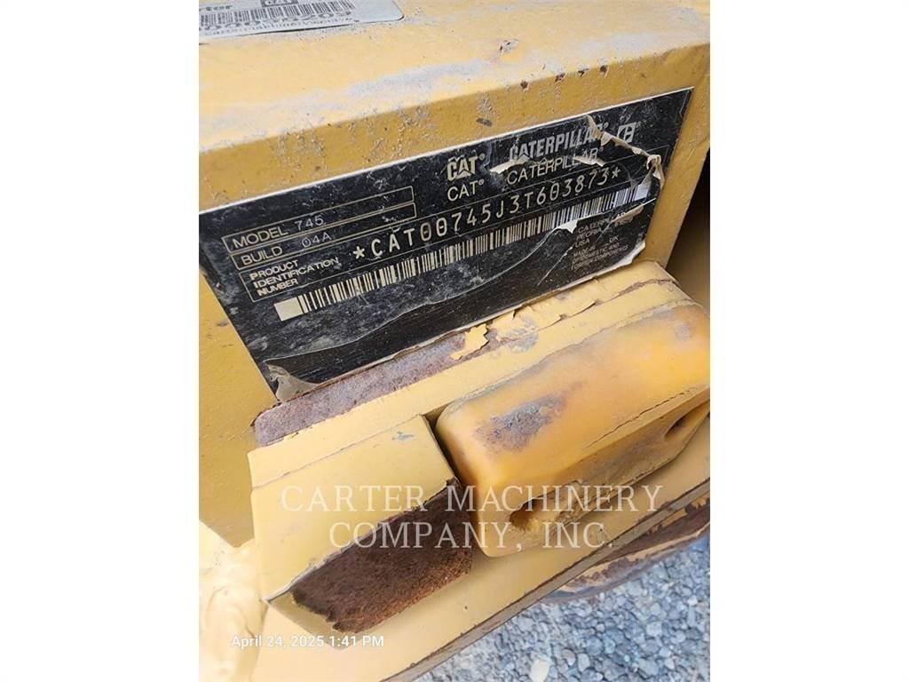 CAT 745-04 TG ساحبات مفصلية