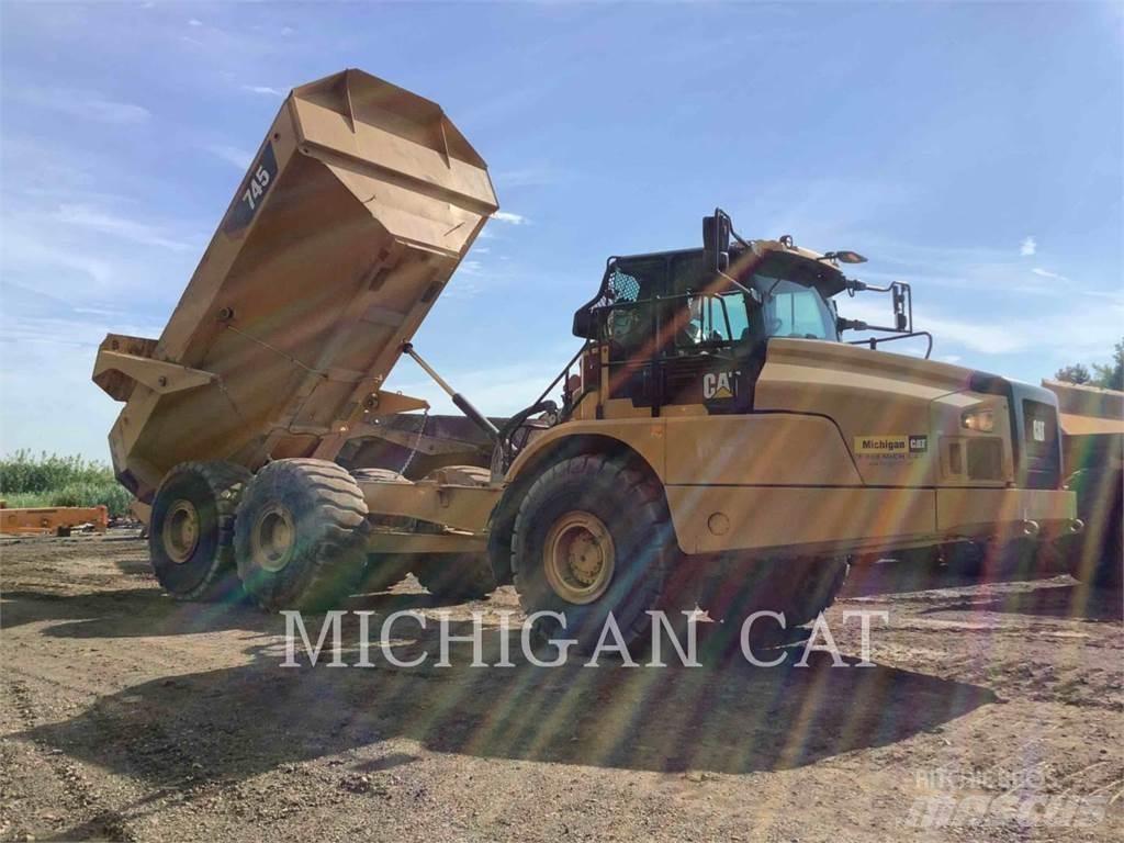 CAT 745 T ساحبات مفصلية