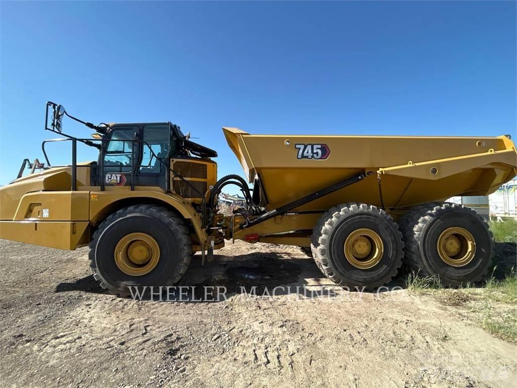 CAT 745 TG ساحبات مفصلية