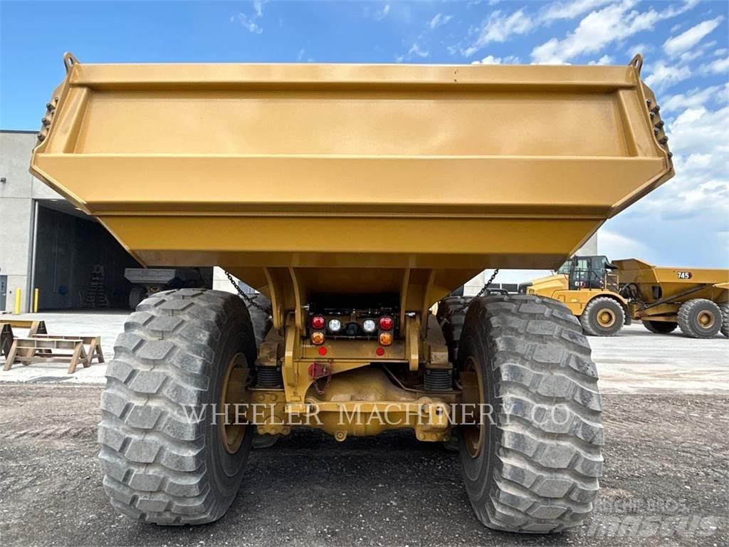 CAT 745 TG ساحبات مفصلية