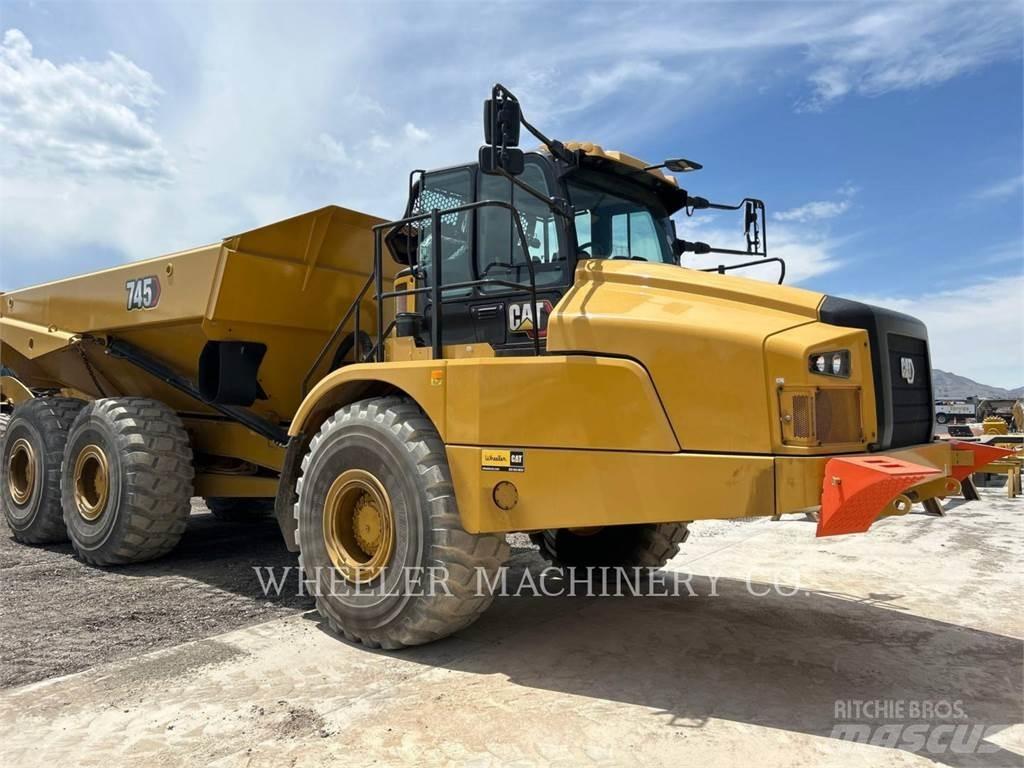 CAT 745 TG ساحبات مفصلية